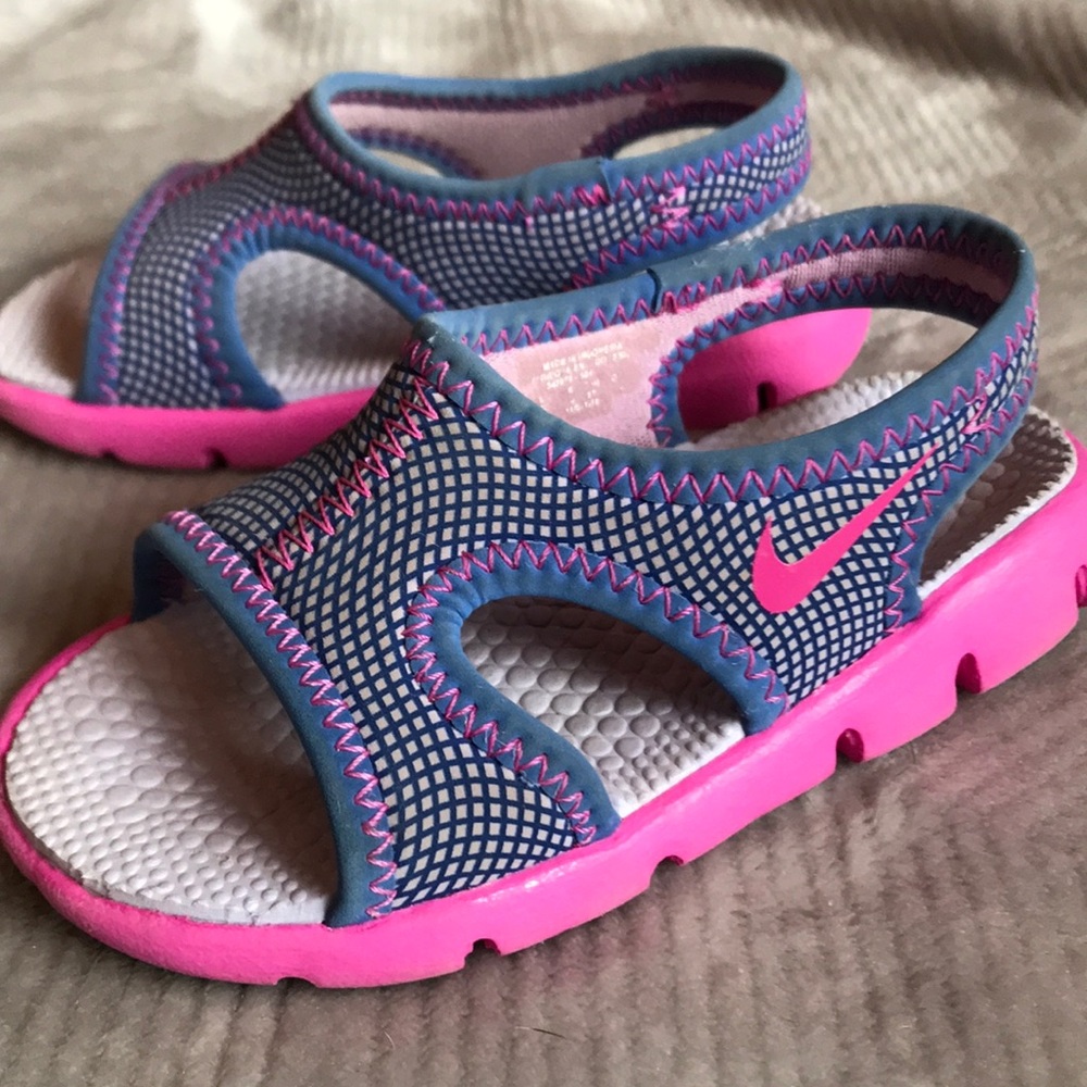 Nike water shoes toddler size 5